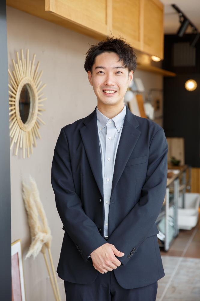 板倉航也